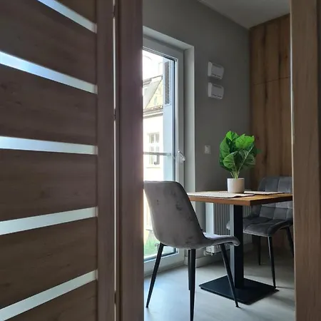 Daire Mostowa 23 Hugo Apartment, Self Check-in 24h, Free Parking, Air-conditioning *