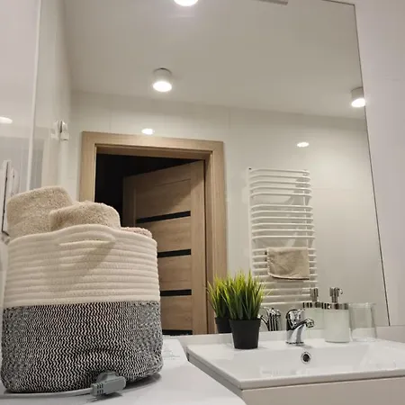 شقة Mostowa 23 Hugo Apartment, Self Check-in 24h, Free Parking, Air-conditioning *
