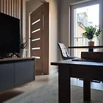 Mostowa 23 Hugo Apartment, Self Check-in 24h, Free Parking, Air-conditioning דירה *